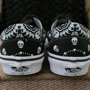Vans | Shoes | Vans Unisex Classic Slip On Black Bandana  display picture 2